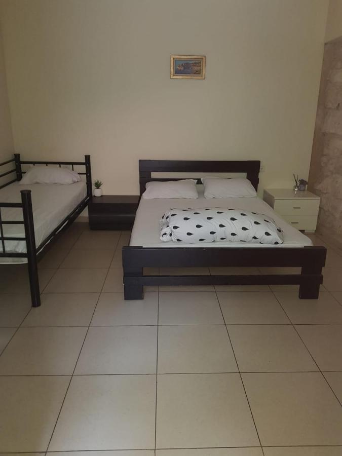 Grin-Motel Хайфа Экстерьер фото
